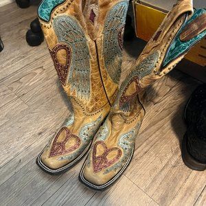 Corral Boots size 8 only worn once!